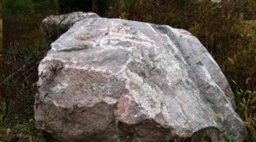 Boulders, Basalt, 1 foot to 2 foot (estimated)